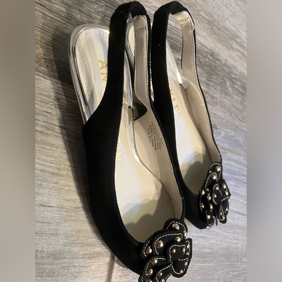 Anne Klein Black Suede Peep-Toe shoes - Picture 3 of 8